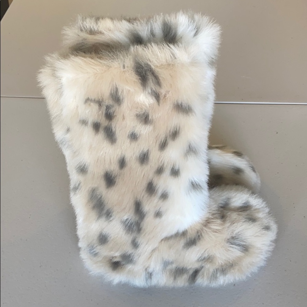 Potterybarn teen bootie slippers